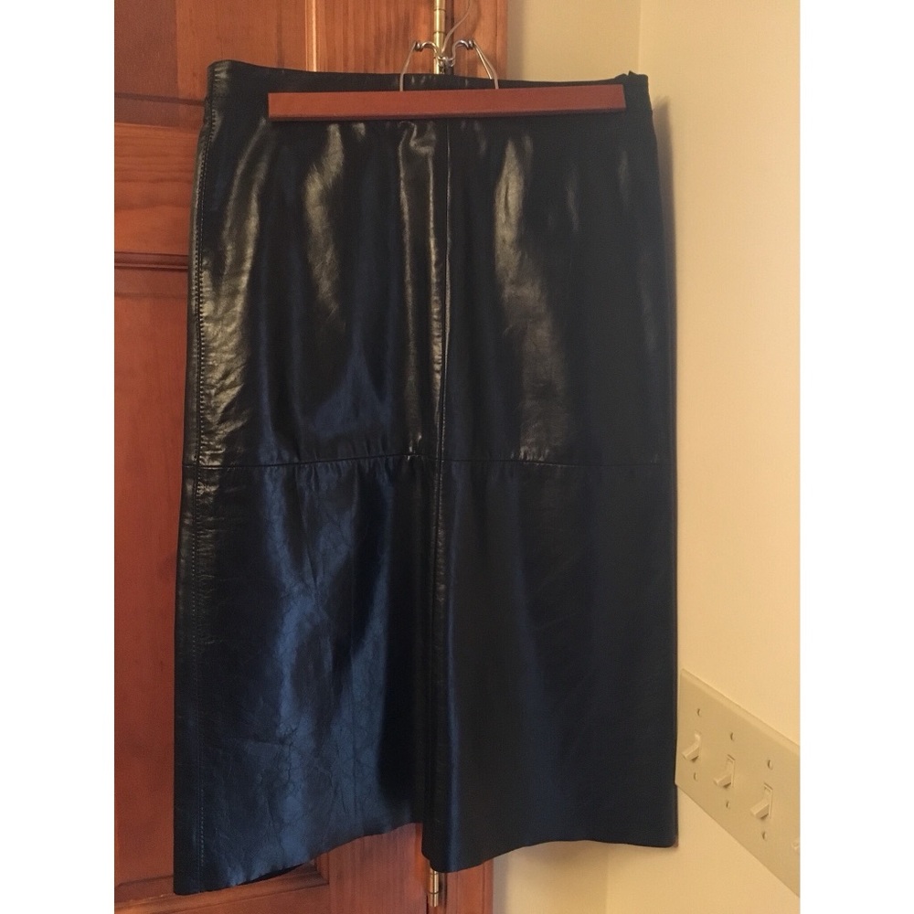 Vintage Gap sleek leather A-line skirt.